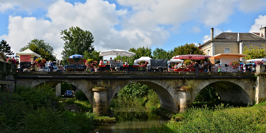 Marché du dimanche à Chalais