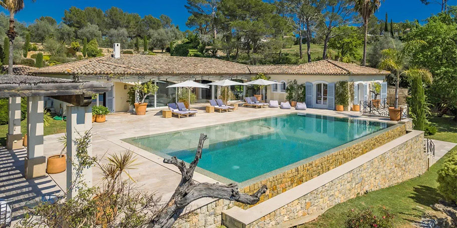 ESTATE PRESTIGE l KNIGHT FRANK MOUGINS sur Green acres