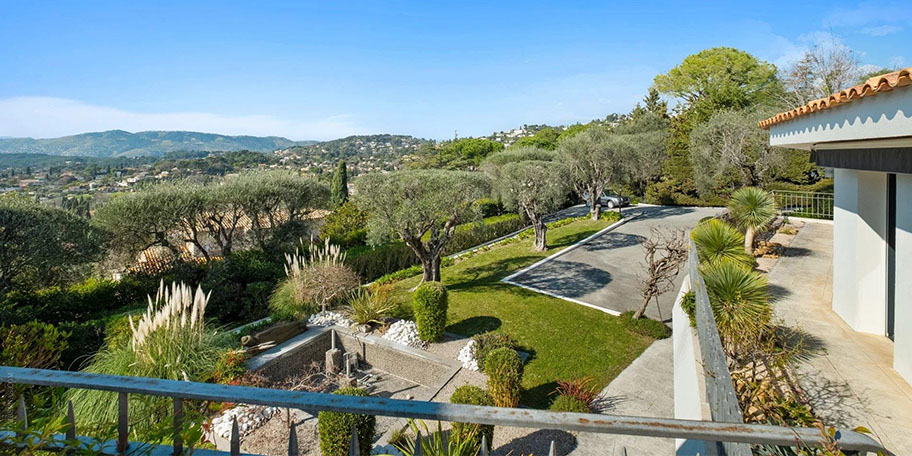 Photo d'une maison  David & Partners / David Luxury Properties sur Green acres