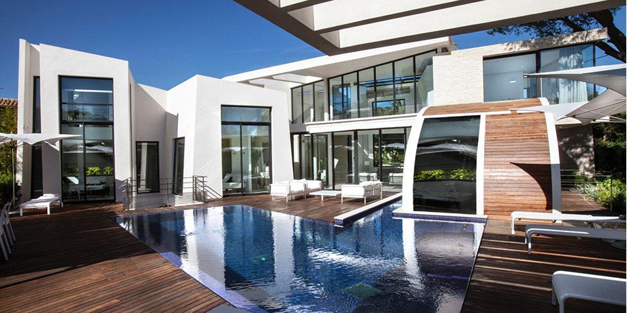 Achitecture Var: moderne en luxueuze villa's - Home Hunts Agency on Green Acres