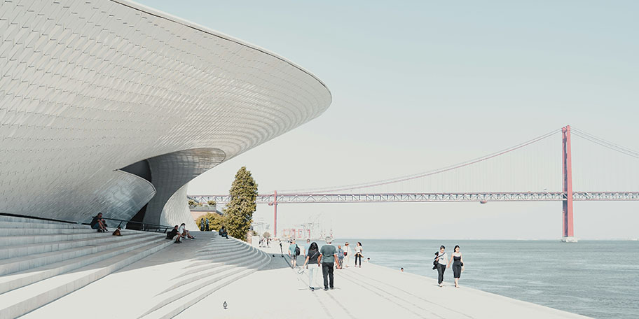 Foto van hedendaagse architectuur in Lissabon