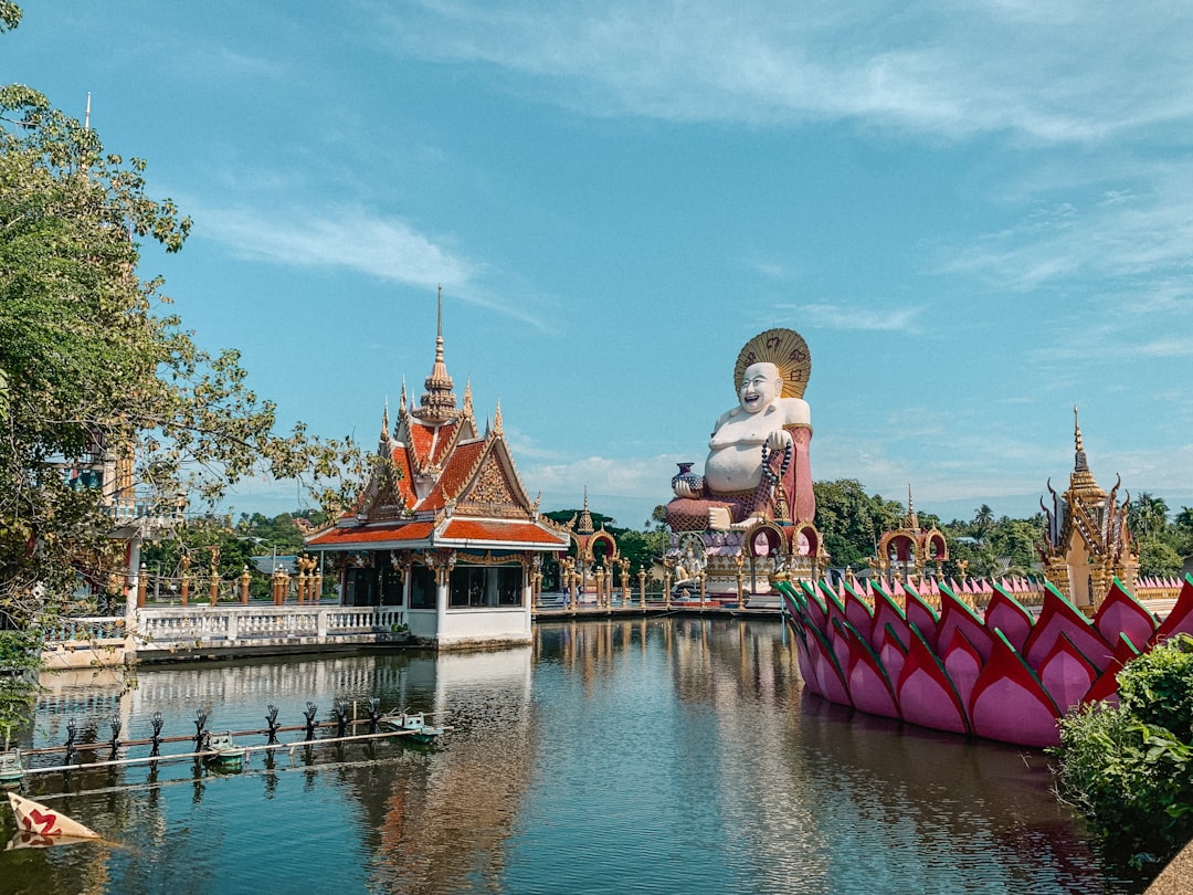 Les spécificités d’un achat immobilier à Koh Samui : titres fonciers et infrastructure