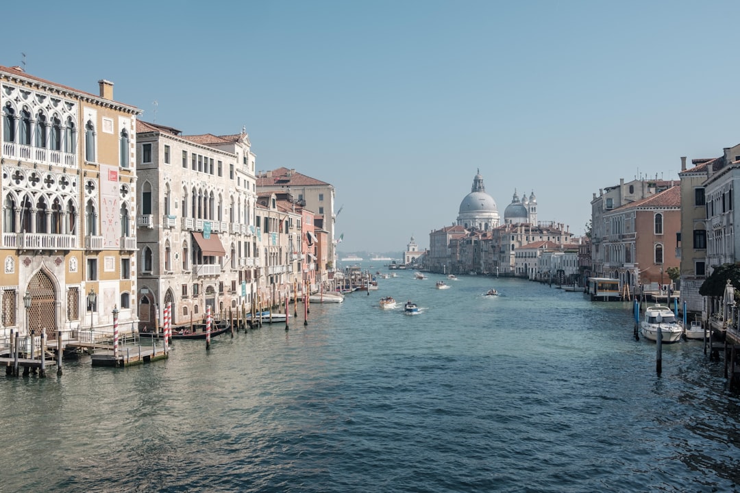 Appartement en ville ou villa à la campagne : quel style de vie vous convient en Italie ?