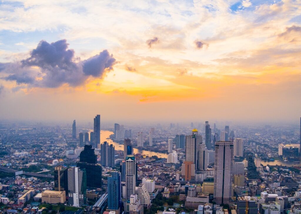 Is Bangkok the right place to live for US and UK expats?
