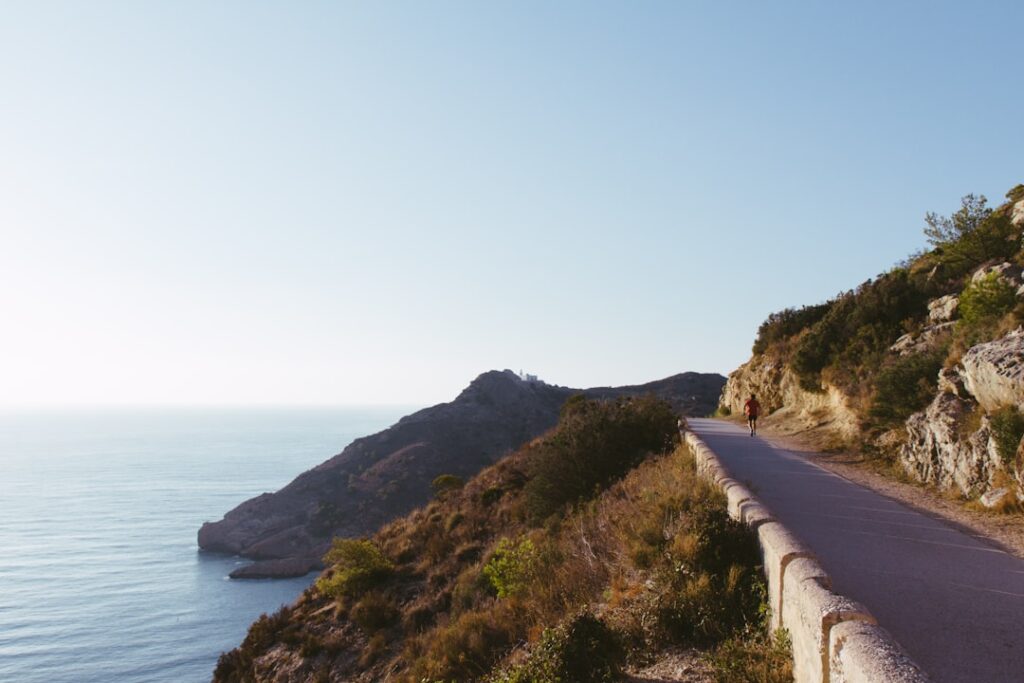 Costa Blanca vs Costa del Sol : le match des côtes ensoleillées