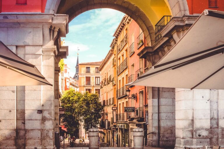 Single and social: the dating scene for expats in Spain