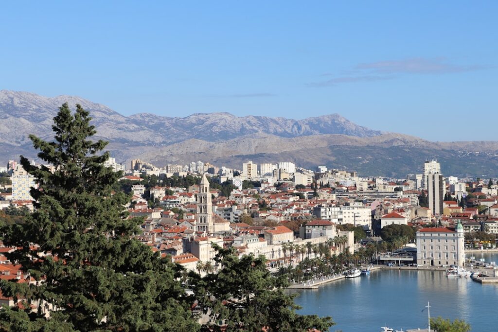 Gérer sa propriété à distance : conseils pour les propriétaires étrangers en Croatie