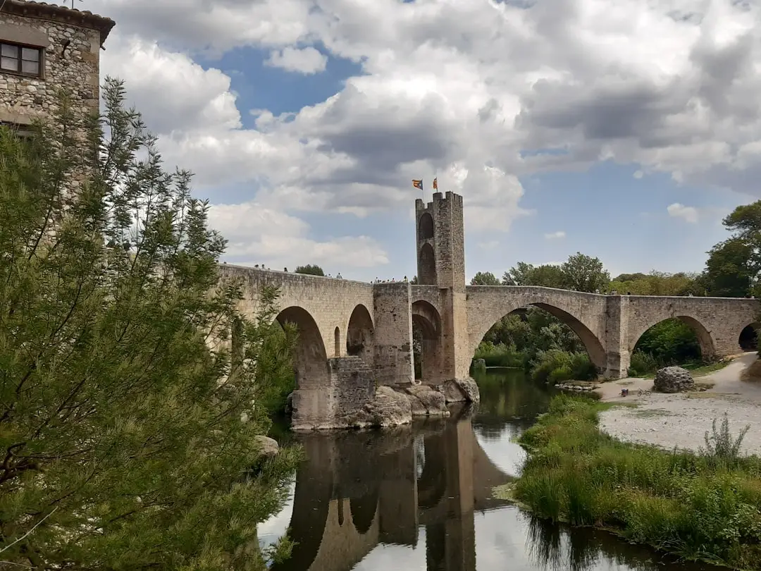 Integrating into Spanish life: etiquette, culture and making local friends