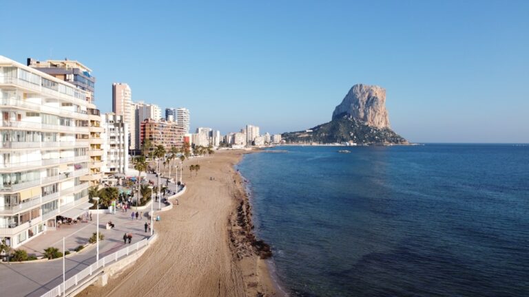 Klimawandel in Spanien: Was Immobilienkäufer über Wasserknappheit, Waldbrände & Co. wissen soll