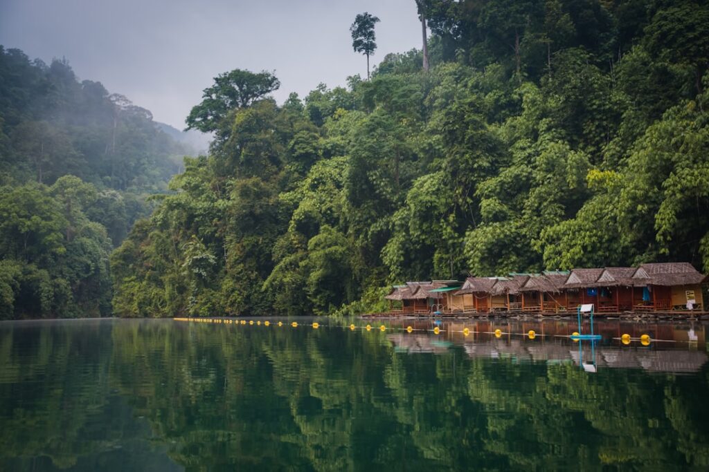 Aktuelle Gesetzeslage: Können Ausländer 2025 Land in Thailand erwerben?