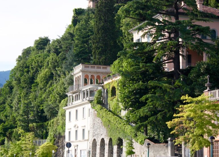 La Lombardie : région aux multiples facettes, de Milan aux lacs alpins
