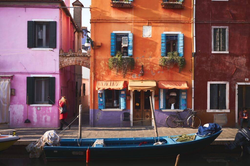 How can I move my belongings to Italy?