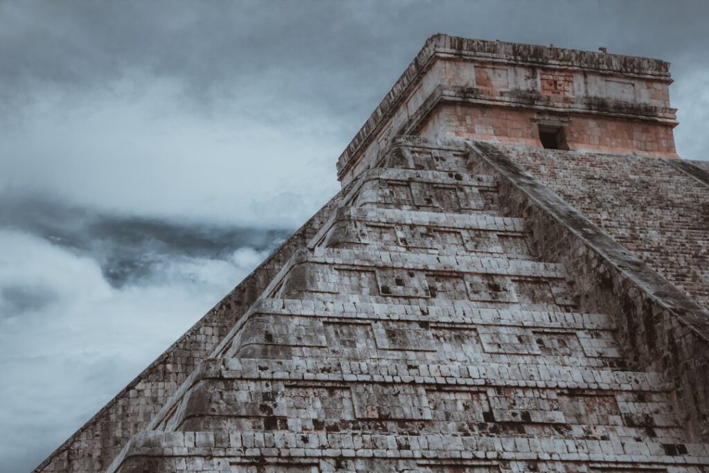 Moving your belongings to Mexico: shipping, customs, and logistics