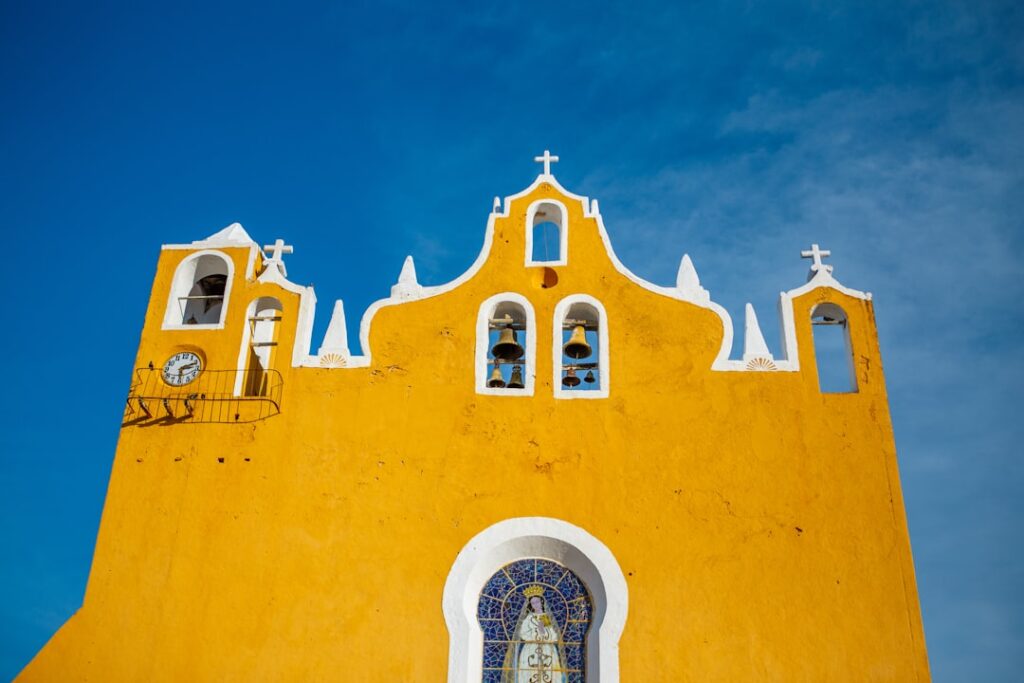 Notaris en advocaat: hun rol bij het kopen van een huis in Mexico