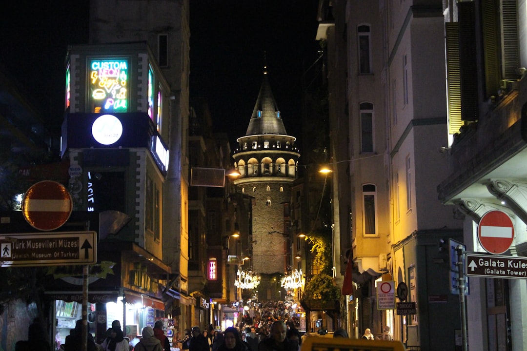 Wat kost een huis bezitten in Turkije? Aankoopkosten, vaste lasten en Nederlandse belasting uitgelegd