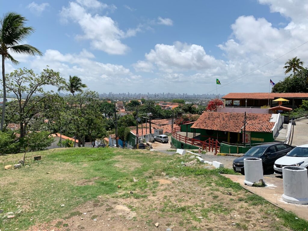 Preciso de um advogado para comprar imóvel no Brasil? Entenda quando é necessário