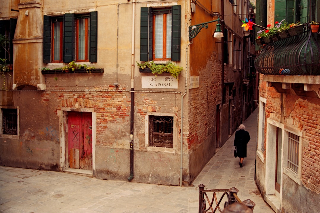 Bouwvergunningen in Italië: wat je moet weten als koper en renovator