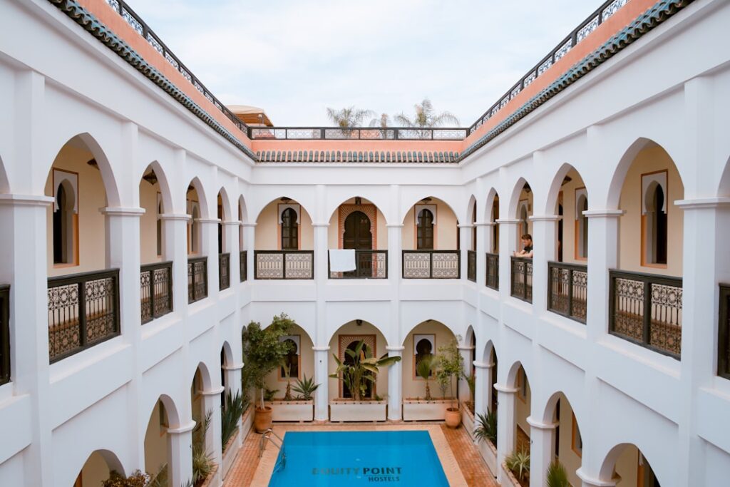 Meglio casa nuova o da ristrutturare in Marocco? Confronto tra acquisto chiavi in mano e immobile da sistemare