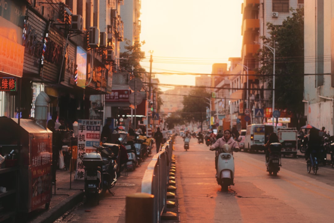 Clima tropicale e casa in Thailandia: come il meteo influisce su scelta e manutenzione