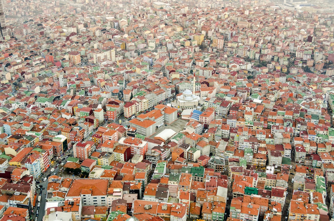 Comprare casa in Marocco vs Italia : differenze legali e burocratiche a confronto