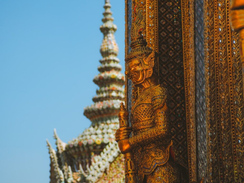 Condo ou villa : que choisir pour un acheteur étranger en Thaïlande ?