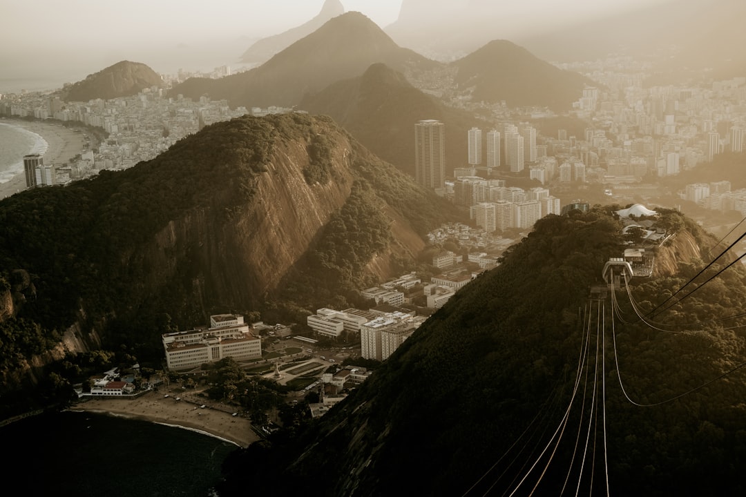 Derechos y obligaciones de propietarios extranjeros en Brasil