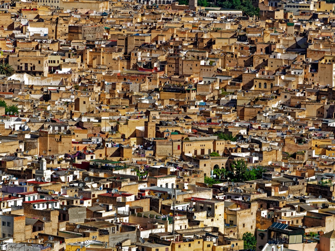 Dopo l’acquisto: come intestare utenze, pagare bollette e gestire i servizi nella tua casa in Marocco