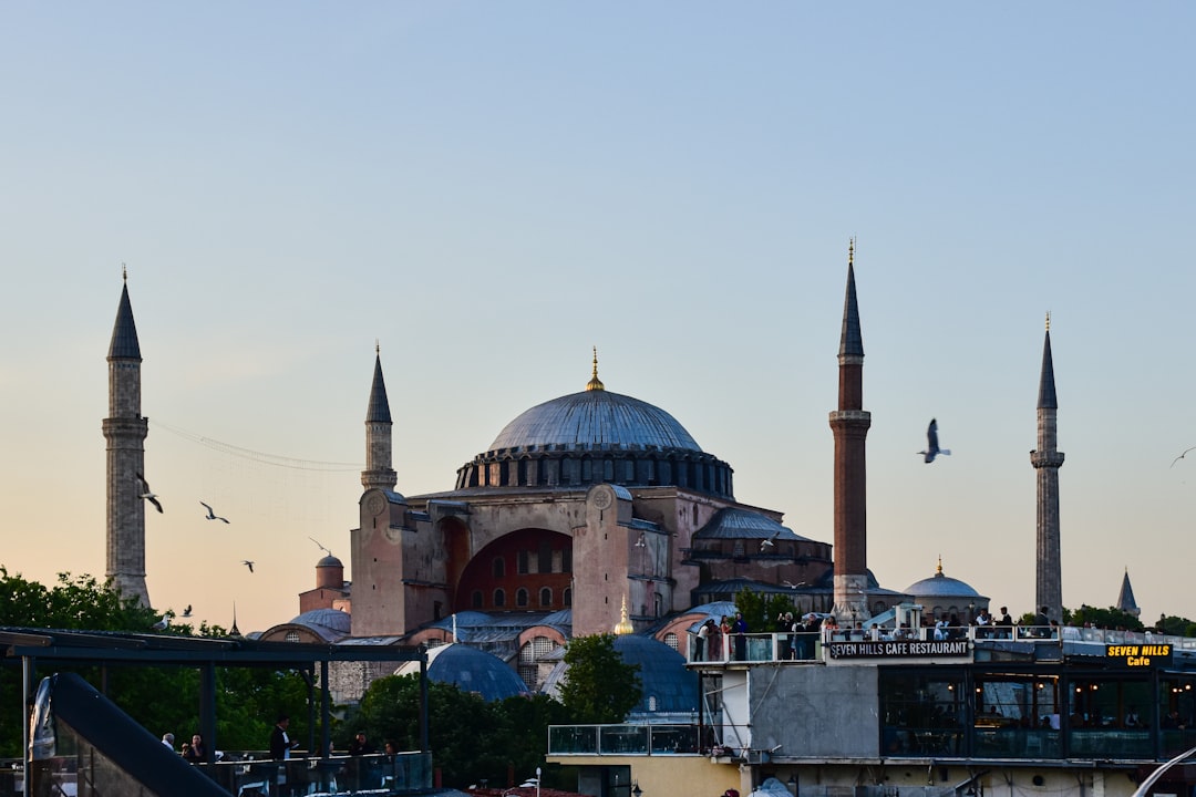 Güvenilir emlak danışmanı veya inşaat firması nasıl seçilir?