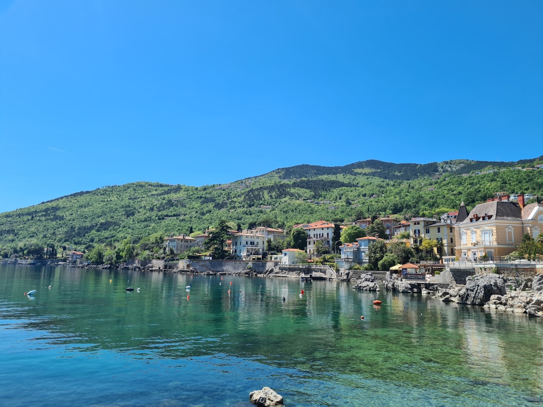 Kupnja vile na obali u Hrvatskoj: san ili stvarnost?