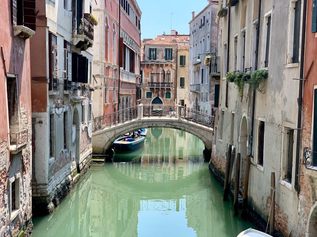 Kust versus binnenland: waar in Italië vind jij jouw ideale tweede huis?