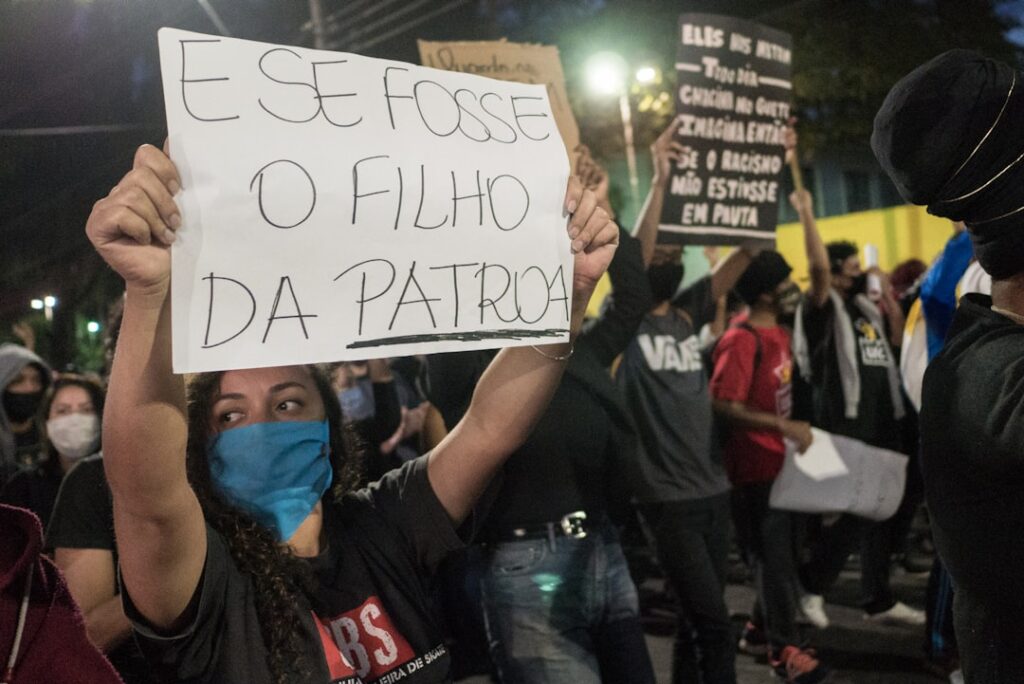 Mudança internacional para o Brasil: checklist de planejamento para quem vai morar no país