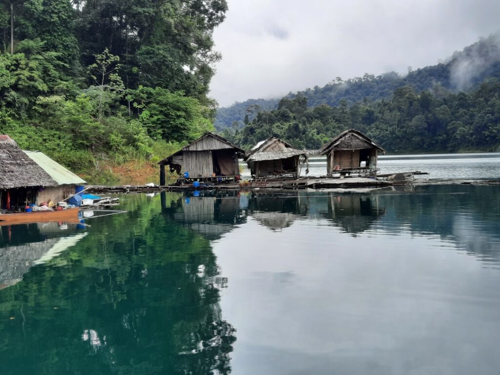 Kiezen tussen off-plan kopen of een bestaande woning renoveren in Thailand