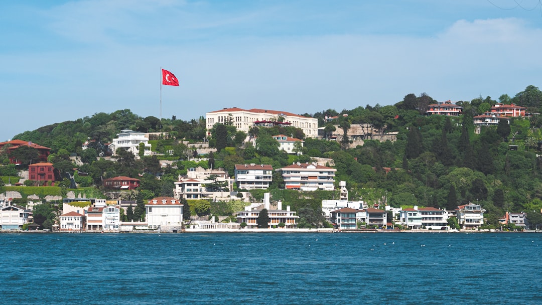 Site içinde ev vs müstakil ev : güvenlikli sitelerin artıları eksileri