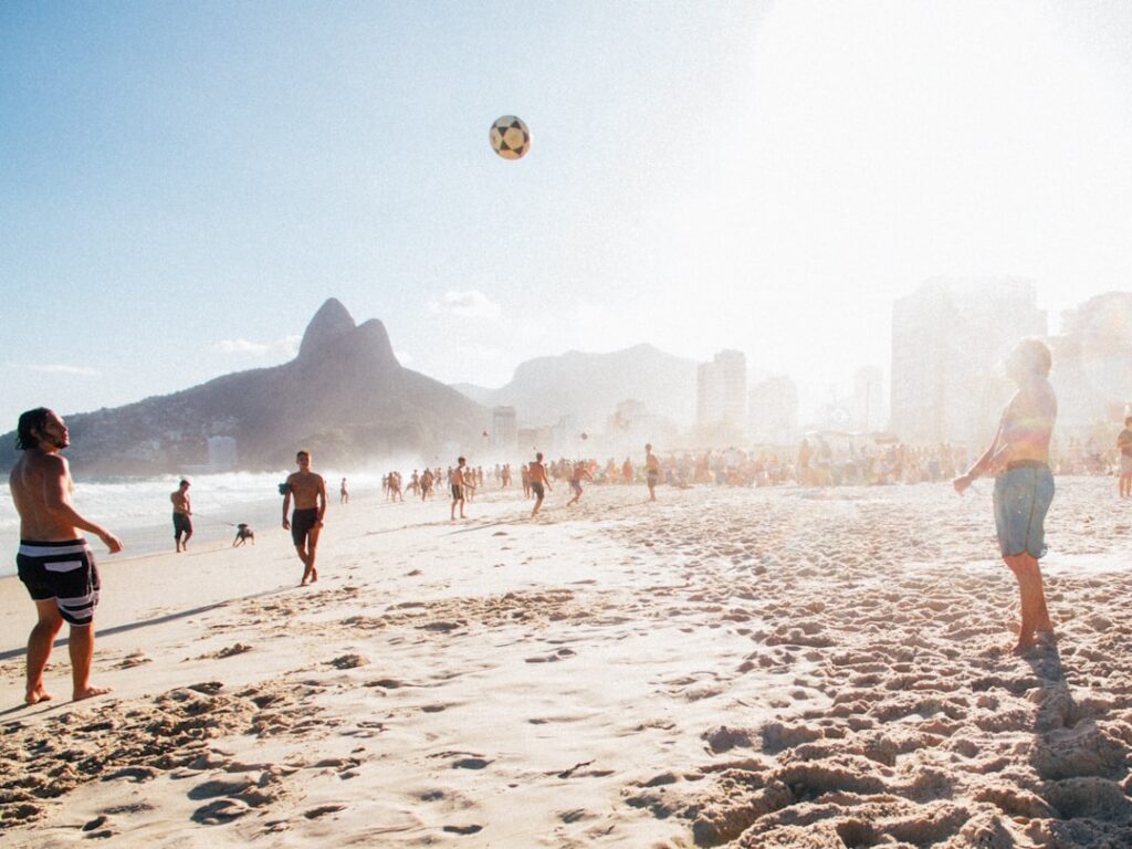 Terrenos de marinha e propriedade litorânea: cuidados ao comprar imóveis na costa do Brasil