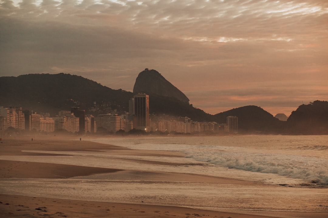 Trovare casa in Brasile con Green-Acres : come la piattaforma facilita gli acquirenti italiani