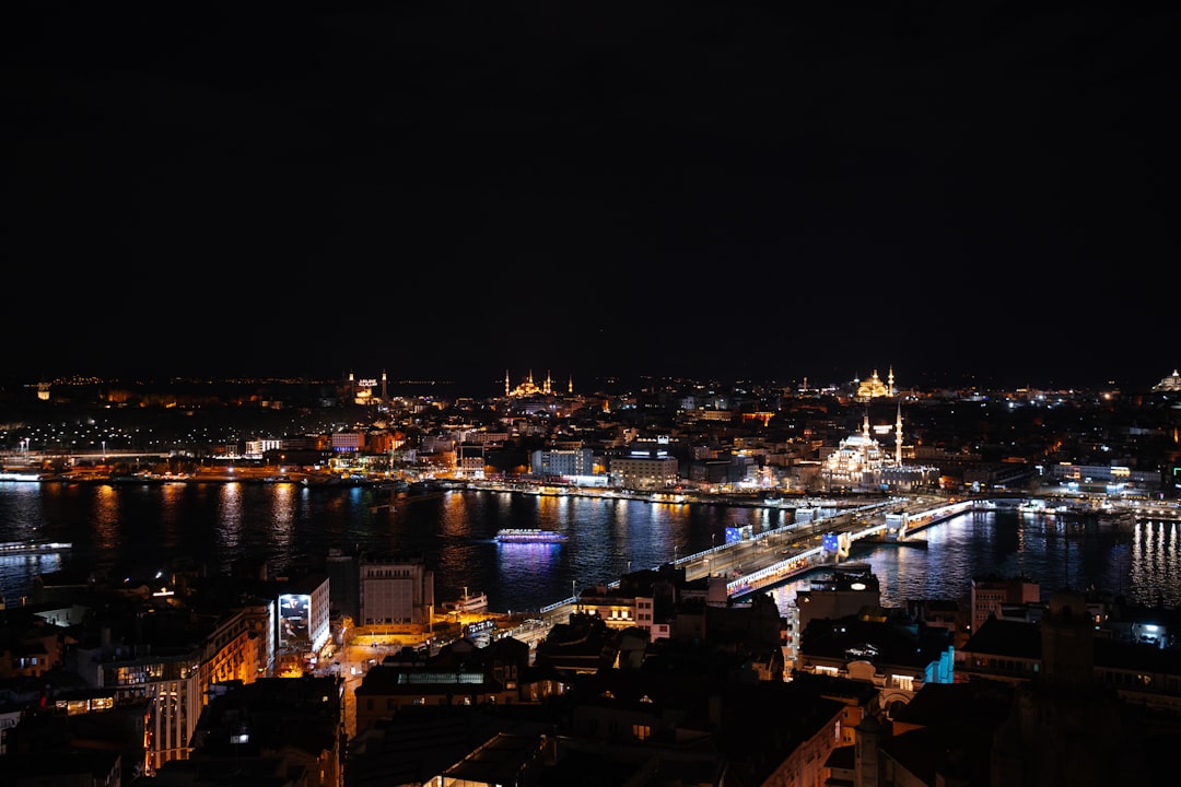 Türkiye’de Airbnb ve kısa süreli kiralama: yazlık evinizi kiraya vermek