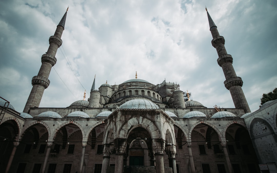 Türkiye’de dil bariyeri: Türkçe bilmeden günlük hayat ve çözümleri