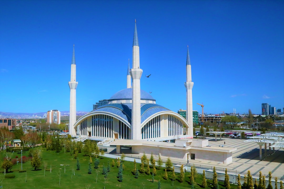 Türkiye’de emlak acentesi ile mi yoksa sahibinden mi? karşılaştırma ve ipuçları