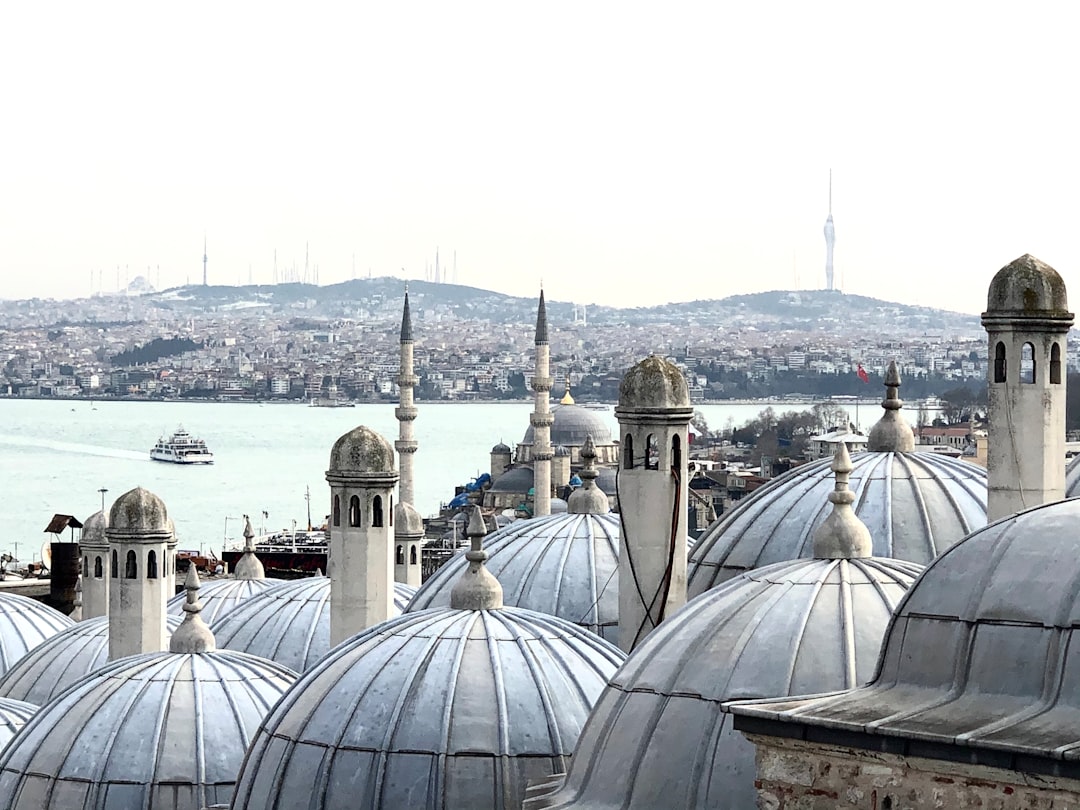 Türkiye’de güvenli emlak alımı: dolandırıcılık ve risklerden kaçınma