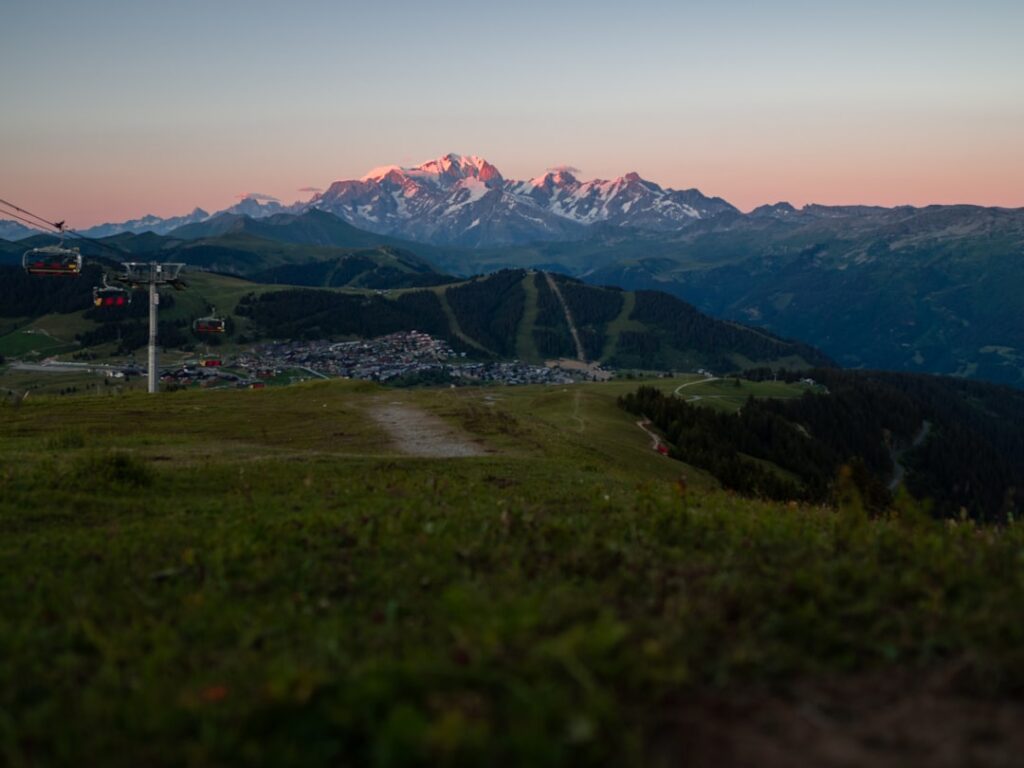 Marché immobilier en Rhône-Alpes : Lyon dynamique et stations prisées