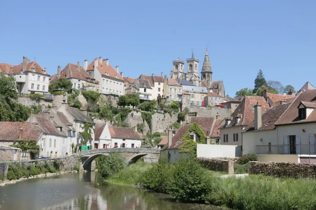 Villages de Bourgogne : joyaux viticoles et patrimoine médiéval