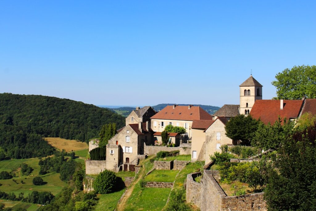 Marché immobilier en Franche-Comté : prix attractifs et atout frontalier