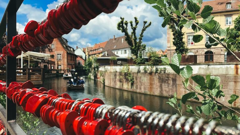 Hvor skal man købe i Alsace? Strasbourg, Alsace-sletten eller vinlandsbyer