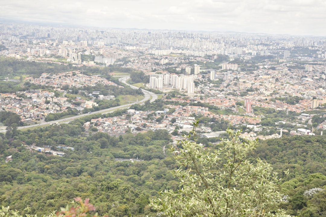 Vale a pena comprar um imóvel no Brasil em 2025? Panorama do mercado atual e perspectivas