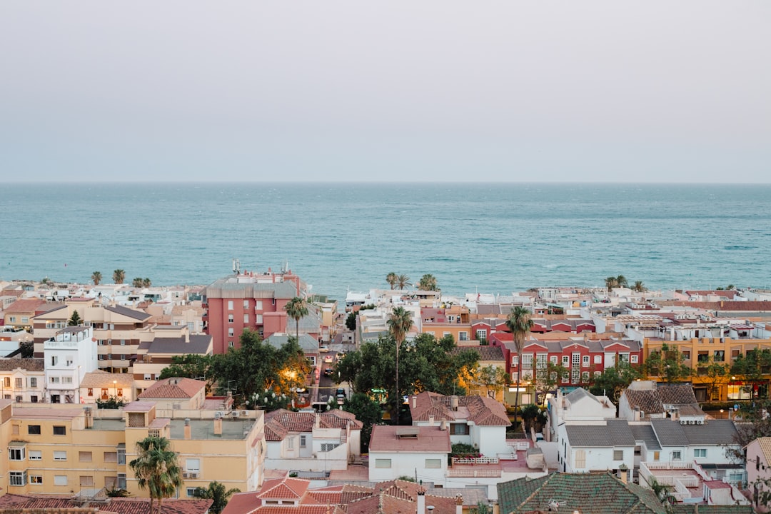 Arredare casa in Marocco: meglio acquistare mobili in loco o trasportarli dall’Italia?