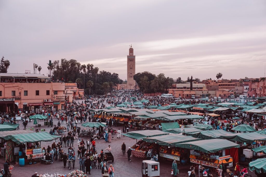 ما دور الموثق العقاري وكيف يحمي حقوق المشتري في المغرب؟