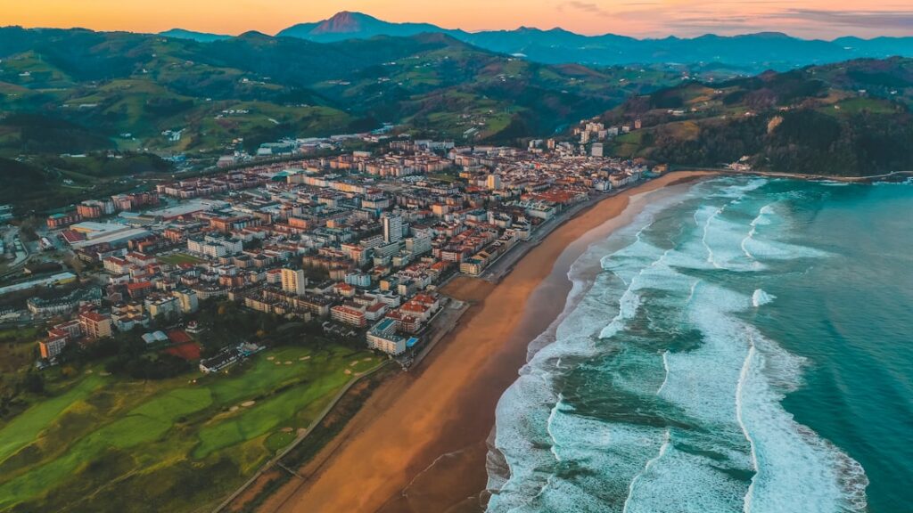 Vivre aux Açores : un quotidien entre volcans, océan et nature intacte