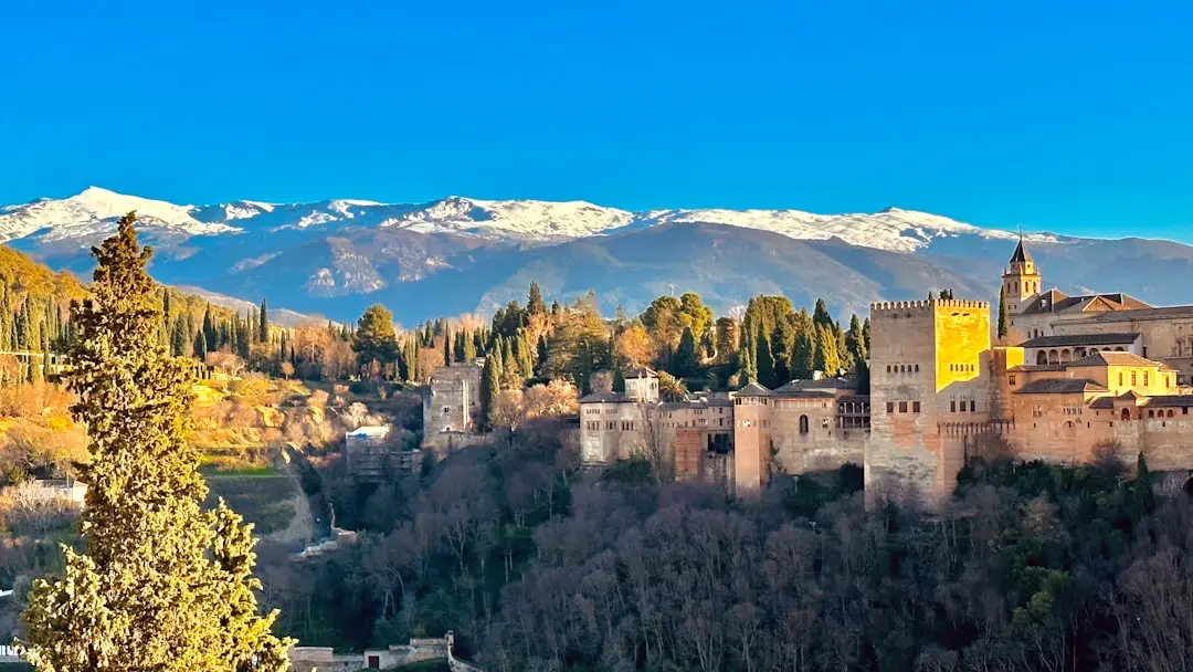 Où acheter en Campanie : Naples, la côte amalfitaine ou l’arrière-pays ?