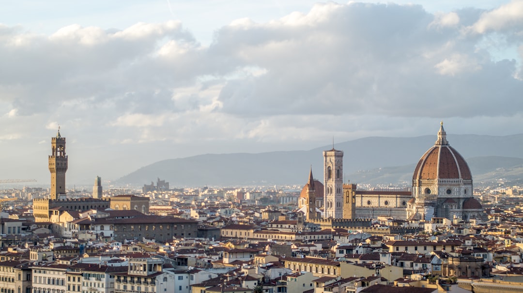 Où acheter en Lombardie : Milan, Bergame ou les lacs ?