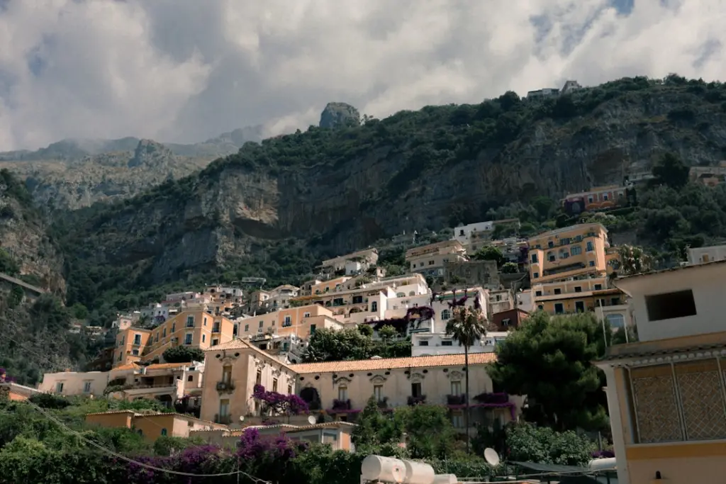 Où acheter en Sardaigne : Costa Smeralda ou villages de l’intérieur ?